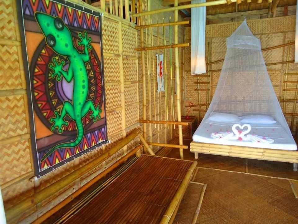 Spiderhouse Resort Yapak Room photo